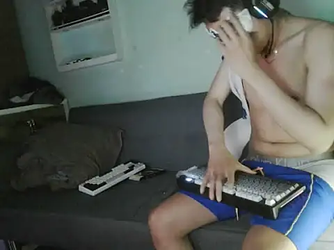 boyhigh1997 online show from 14, 4, 2026