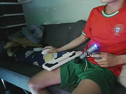 boyhigh1997 online show from 5, 11, 2025