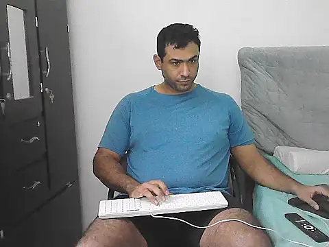 morenocabro10 online show from 23, 4, 2026