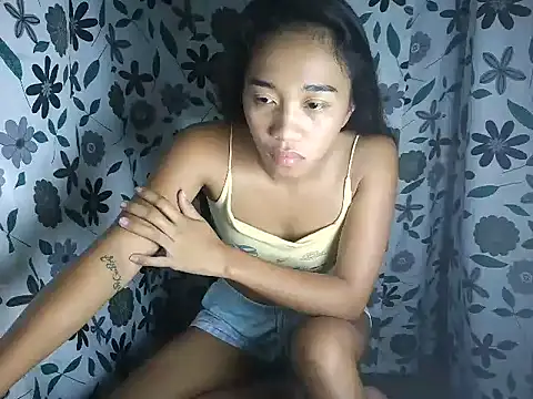 Virgen christine01 online show from 2, 4, 2026