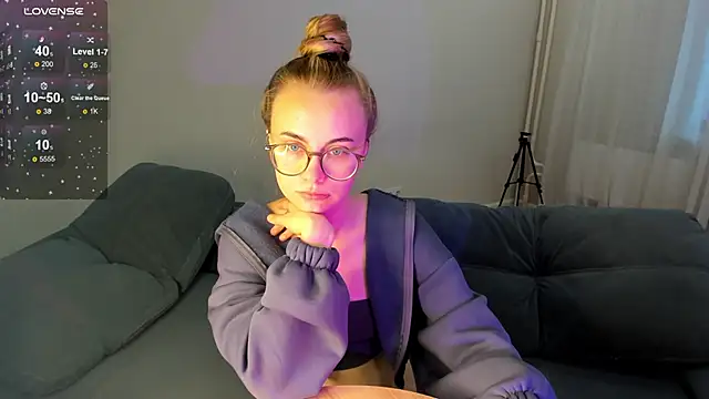 MewStella online show from 2, 10, 2025