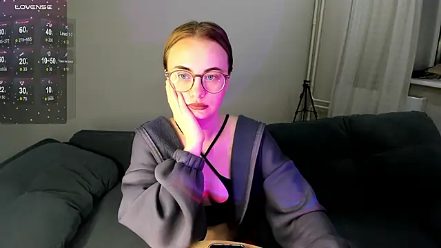 MewStella online show from 29, 10, 2025