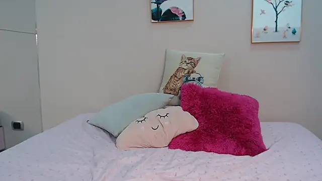 zooombee online show from 23, 9, 2025