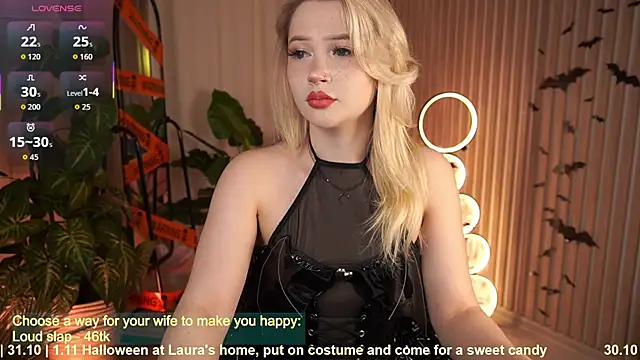 LauraWifeness online show from 29, 10, 2025