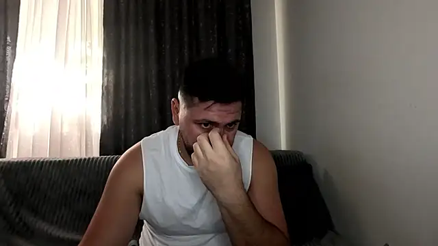 Gold Alpha Boy online show from 3, 11, 2025