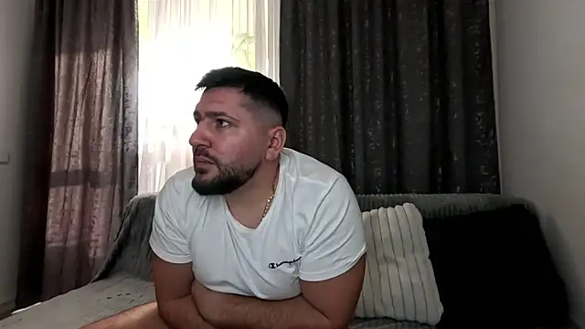 Gold Alpha Boy online show from 25, 11, 2025