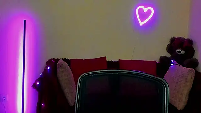 Alicia love00 online show from 2, 5, 2026