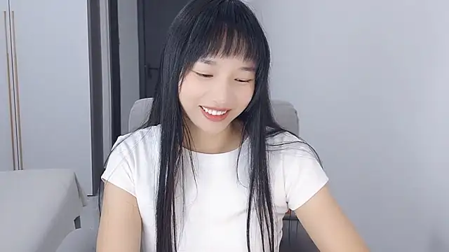 Snapshot of Lisa-3333 chatting on 12, 10, 2025 Lisa-3333 online show from 12, 10, 2025