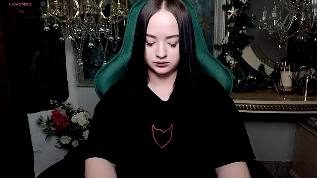 LaraBenson  online show from 17, 12, 2025