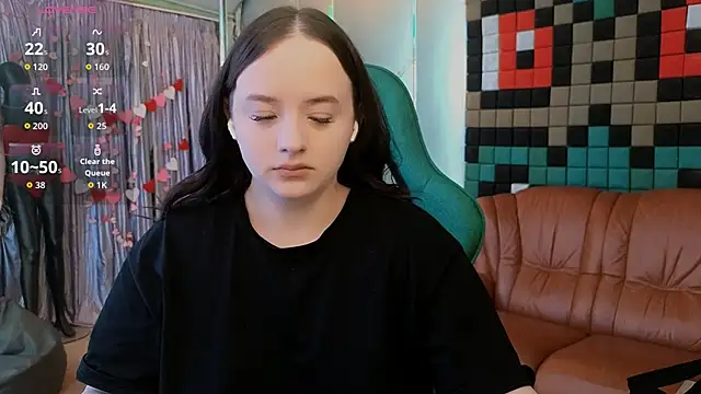 Snapshot of LaraBenson_ chatting on 15, 3, 2026 LaraBenson online show from 15, 3, 2026