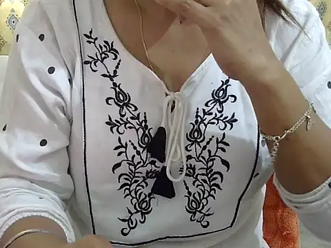 CHAMELI4747 online show from 7, 3, 2026