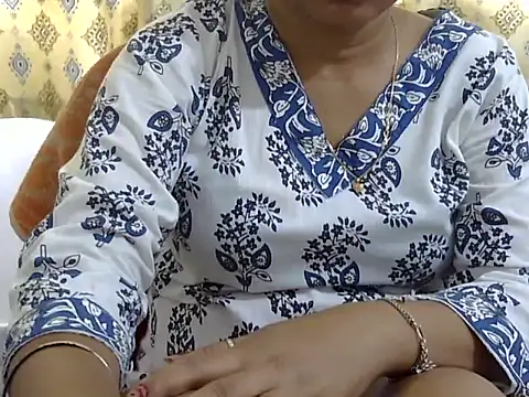 Snapshot of CHAMELI4747 chatting on 28, 6, 2026 CHAMELI4747 online show from 28, 6, 2026