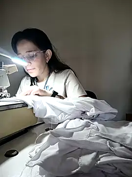 Isabella5 Brown  online show from 5, 10, 2025