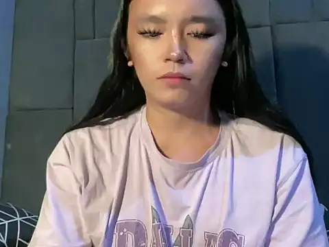 Claudia Johnson online show from 4, 11, 2025