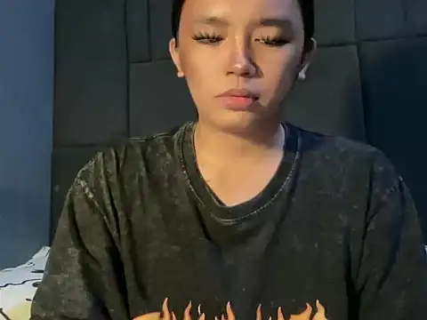 Claudia Johnson online show from 14, 11, 2025