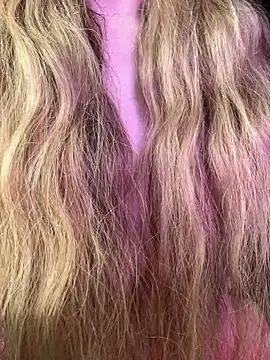 Chloe Ravens online show from 6, 10, 2025