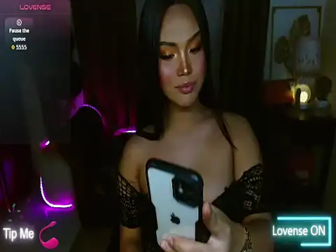 Snapshot of _MaxcineMalkova_ chatting on 24, 11, 2025 MaxcineMalkova online show from 24, 11, 2025