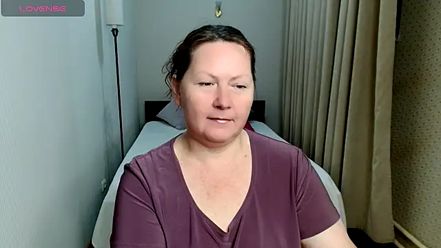 Snapshot of milf_hornys chatting on 8, 9, 2025 milf hornys online show from 8, 9, 2025