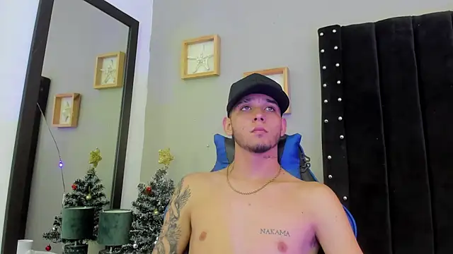 Mathewboy1 online show from 19, 12, 2025