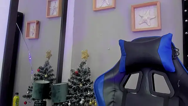 Mathewboy1 online show from 22, 12, 2025