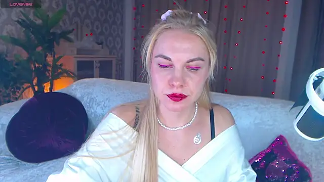 LiSinDoll online show from 18, 11, 2025