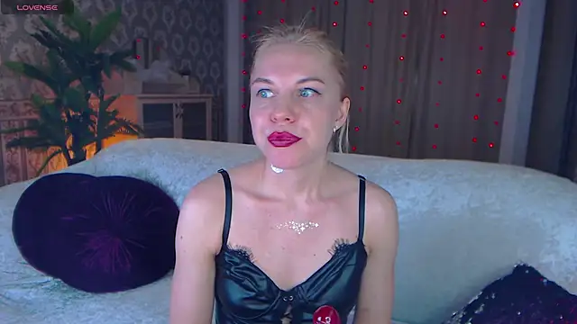 LiSinDoll online show from 11, 11, 2025