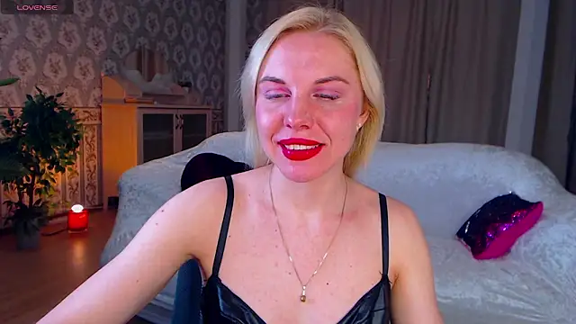 LiSinDoll online show from 6, 4, 2026