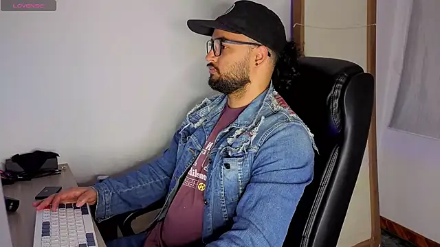 Ernesto-Rodriguez82 online show from 10, 10, 2025