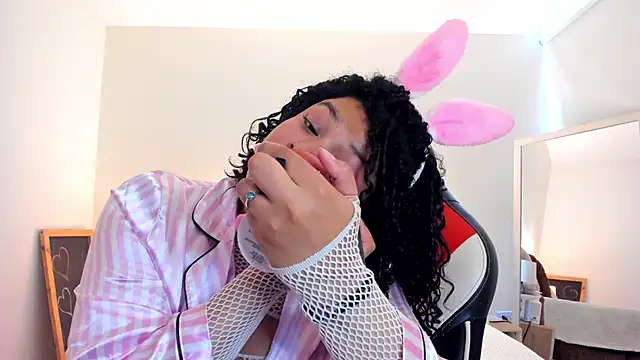 Dakota Mars online show from 4, 12, 2025