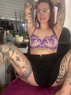 Dirty Mel online show from 5, 11, 2025