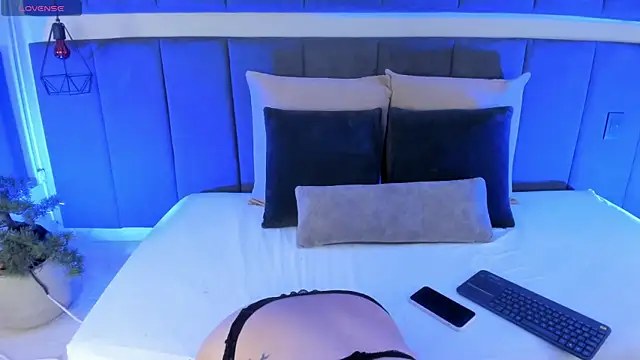 Adaa Stone online show from 10, 9, 2025