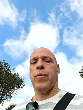 Snapshot of fergi1999 chatting on 1, 5, 2026 fergi1999 online show from 1, 5, 2026