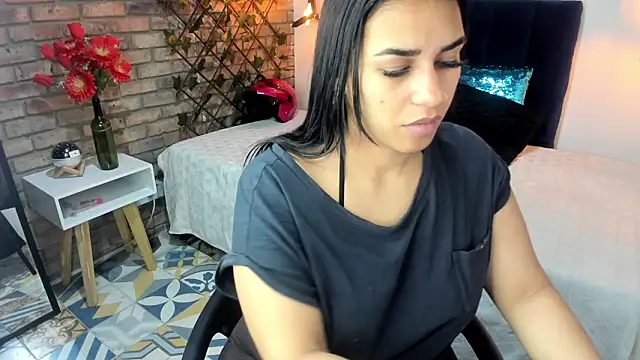 Lia Blake  online show from 23, 2, 2026