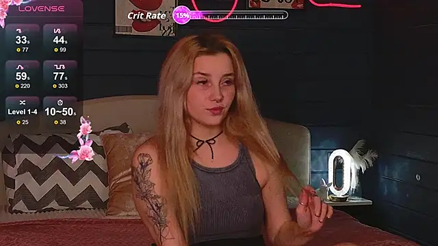 Snapshot of Crystal_Jull chatting on 6, 11, 2025 Crystal Jull online show from 6, 11, 2025