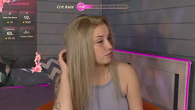 Snapshot of Crystal_Jull chatting on 12, 9, 2025 Crystal Jull online show from 12, 9, 2025