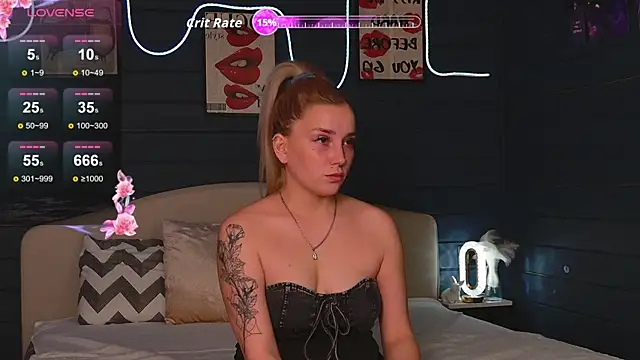 Snapshot of Crystal_Jull chatting on 26, 10, 2025 Crystal Jull online show from 26, 10, 2025