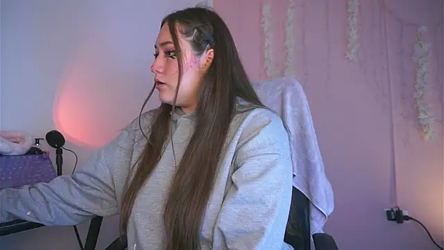 Violet moon24 online show from 5, 11, 2025