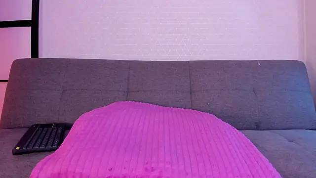 Snapshot of missweetpeach chatting on 13, 7, 2026 missweetpeach online show from 13, 7, 2026