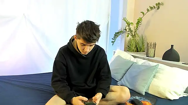 SherlockMax online show from 5, 2, 2026