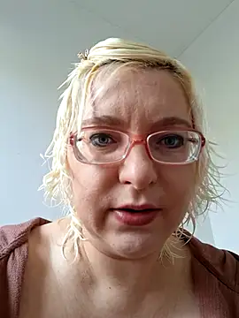 VikaKing online show from 1, 12, 2025