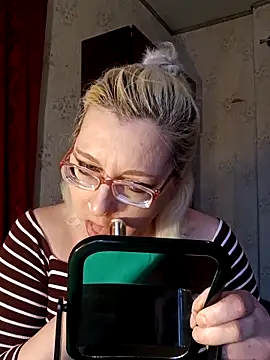 VikaKing online show from 12, 2, 2026