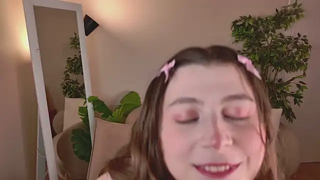 Queen Michelle  online show from 8, 3, 2026