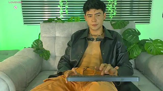 CamiiGuzmanX online show from 18, 6, 2026