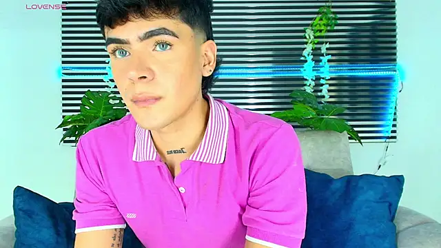 CamiiGuzmanX online show from 19, 12, 2025