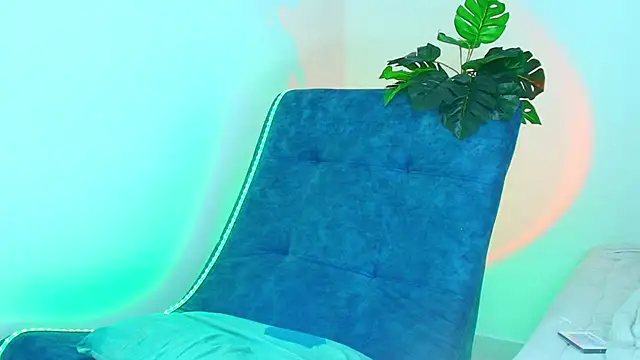 CamiiGuzmanX online show from 31, 10, 2025