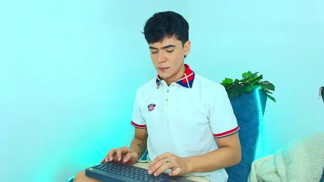 CamiiGuzmanX online show from 10, 11, 2025