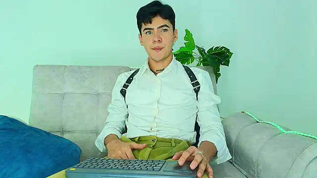 CamiiGuzmanX online show from 29, 9, 2025