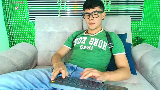 CamiiGuzmanX online show from 18, 3, 2026