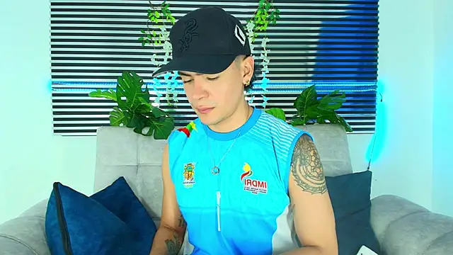 CamiiGuzmanX online show from 10, 2, 2026