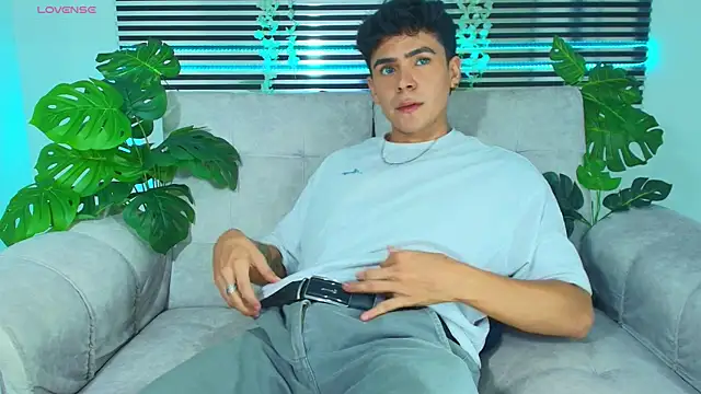 CamiiGuzmanX online show from 8, 4, 2026